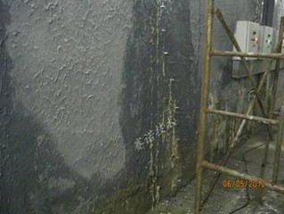 地鐵機房控制室混凝土剪力墻滲水注漿后仍然滲水