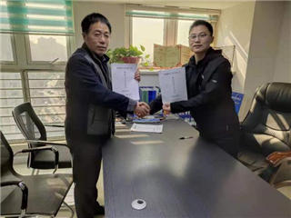 鄭州賽諾建材有限公司與赤峰張總簽訂協議,達成戰略合作 鄭州賽諾建材有限公司與赤峰張總簽訂協議,達成戰略合作